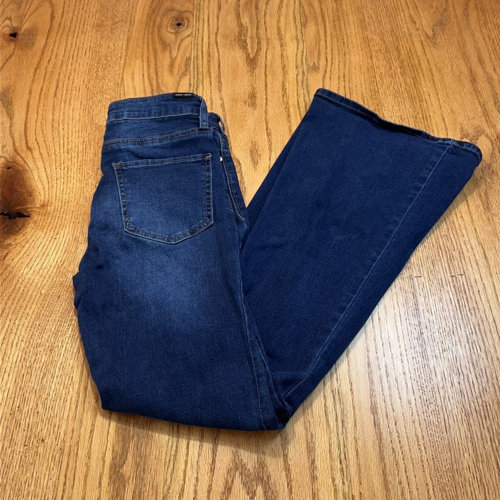 Almost Famous Jeans Women's‎ 5 Blue Mid-Rise Flare Denim Pants 27x30 Distressed